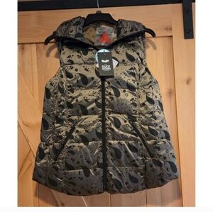ANORAK New With Tags Duck Down Vest In Mushroom Paisley Funnel Neck Packable